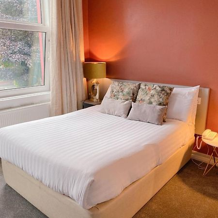 Rose Lodge Guest House คอร์ก ภายนอก รูปภาพ