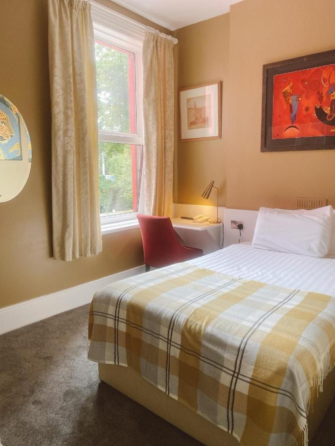 Rose Lodge Guest House คอร์ก ภายนอก รูปภาพ